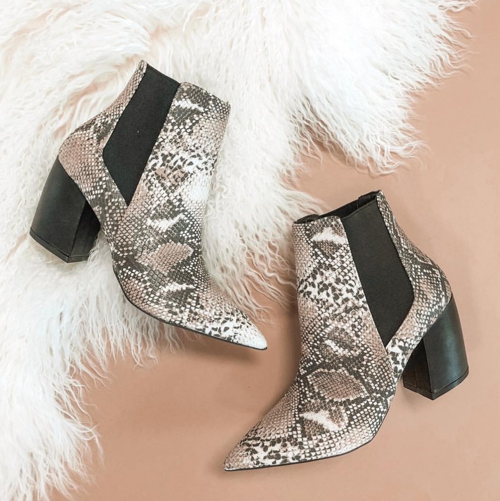 🚨SALE//The Miya// Snake print beige Bootie - Picture 2 of 3
